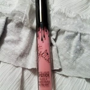 Kylie Liquid Lip Lipstick Smile ♡